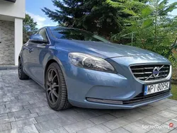 Niebieski Używany 2013 Volvo V40 Kombi | 24 999 zł