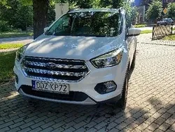 Srebrny Używany 2019 Ford Escape SUV | 68 000 zł (Uczciwa cena)