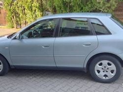 Niebieski Używany 2002 Audi A3 Ambiente Hatchback | 35 999 zł