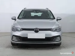 Srebrny Używany 2022 VW Golf VIII Kombi | 69 999 zł (Dobra cena)