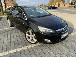 Czarny Używany 2010 Opel Astra Hatchback | 20 999 zł (Uczciwa cena)