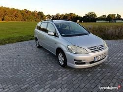 Srebrny Używany 2004 Toyota Avensis Verso Minivan | 7900 zł