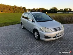 Srebrny Używany 2004 Toyota Avensis Verso Minivan | 7900 zł