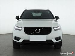 Biały Używany 2018 Volvo XC40 SUV | 91 499 zł (Uczciwa cena)
