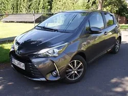 Szary Używany 2020 Toyota Yaris Hybrid Hatchback | 57 800 zł (Dobra cena)