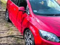 Wiśniowy Używany 2009 VW Golf Plus Minivan | 21 900 zł (Uczciwa cena)