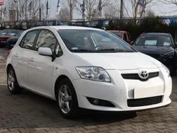 Biały Używany 2009 Toyota Auris Hatchback | 18 999 zł (Uczciwa cena)