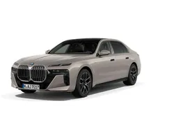 Szary oxide metalizowany Używany 2024 BMW 740 Comfort Edition Sedan/Limuzyna | 459 900 zł