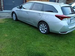 Używany 2017 Toyota Auris Hybrid Kombi | 58 000 zł (Uczciwa cena)