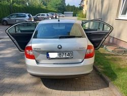 Srebrny Używany 2015 Skoda Rapid Hatchback | 21 900 zł (Drogi)