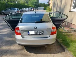 Srebrny Używany 2015 Skoda Rapid Hatchback | 21 900 zł (Dość drogi)