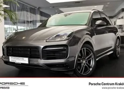 Quarzite grey metallic Używany 2019 Porsche Cayenne SUV | 299 900 zł (Dość drogi)