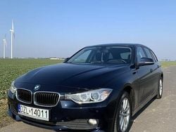 Niebieski Używany 2013 BMW 320 Kombi | 32 500 zł (Dobra cena)