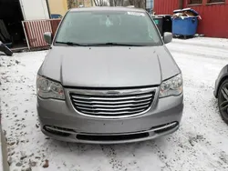 Srebrny Używany 2015 Chrysler Town & Country Minivan | 38 000 zł