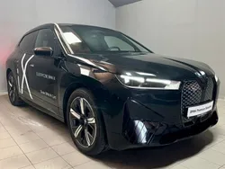 Czarny szafir metalizowany Używany 2022 BMW iX SUV | 299 900 zł