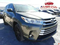 Zielony Używany 2019 Toyota Highlander SUV | 105 000 zł