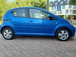 Niebieski Używany 2009 Toyota Aygo Hatchback | 12 500 zł (Uczciwa cena)