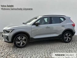 Szary Używany 2024 Volvo XC40 SUV | 149 900 zł (Uczciwa cena)
