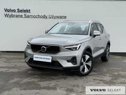 Srebrny Używany 2024 Volvo XC40 SUV | 147 900 zł (Super Cena)