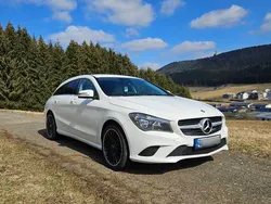 Biały Używany 2015 Mercedes CLA200 Shooting Brake Kombi | 44 900 zł