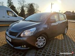 Szary Używany 2010 Toyota Verso Minivan | 19 900 zł (Uczciwa cena)