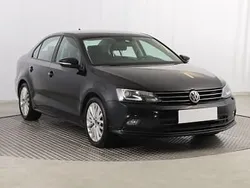 Czarny Używany 2015 VW Jetta Sedan/Limuzyna | 41 999 zł (Uczciwa cena)