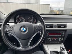 Czarny Używany 2008 BMW 318 Kombi | 15 500 zł (Uczciwa cena)