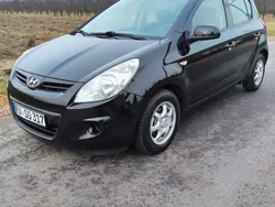 Czarny (metalik) Używany 2011 Hyundai i20 Hatchback | 15 900 zł (Uczciwa cena)
