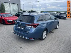 Niebieski (metalik) Używany 2016 Toyota Auris Kombi | 18 900 zł