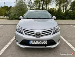 Srebrny Używany 2014 Toyota Avensis Kombi | 26 900 zł (Dobra cena)