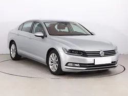 Srebrny Używany 2015 VW Passat Sedan/Limuzyna | 54 999 zł (Uczciwa cena)