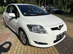 Biały Używany 2008 Toyota Auris Hatchback | 18 900 zł (Uczciwa cena)