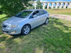 Srebrny Używany 2011 Opel Astra Kombi | 16 150 zł (Uczciwa cena)