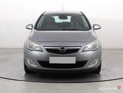 Srebrny Używany 2010 Opel Astra Hatchback | 15 499 zł (Uczciwa cena)