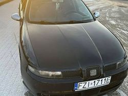 Czarny Używany 2004 Seat Leon Sport Hatchback | 14 000 zł (Dość drogi)