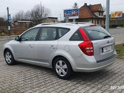 Srebrny Używany 2009 Kia Ceed 2 Kombi | 15 500 zł (Uczciwa cena)