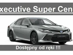 Srebrny (metalik) Używany 2023 Toyota Camry Executive Sedan/Limuzyna | 172 000 zł (Uczciwa cena)