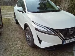 Biały Używany 2022 Nissan Qashqai SUV | 96 800 zł (Uczciwa cena)
