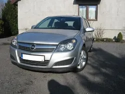 Srebrny Używany 2012 Opel Astra Hatchback | 21 900 zł (Dobra cena)