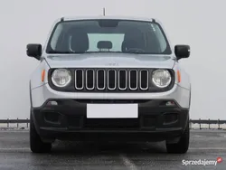 Srebrny Używany 2017 Jeep Renegade SUV | 52 999 zł (Dobra cena)