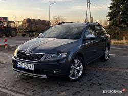 Szary Używany 2015 Skoda Octavia Scout Kombi | 47 700 zł