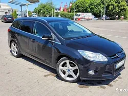 Czarny Używany 2012 Ford Focus Titanium Kombi | 27 000 zł (Dość drogi)