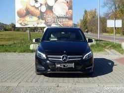 Czarny Używany 2016 Mercedes B180 Minivan | 52 800 zł (Dobra cena)