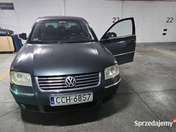 Zielony Używany 2004 VW Passat Sedan/Limuzyna | 10 800 zł