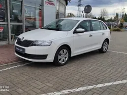 Biały Używany 2017 Skoda Rapid Active Hatchback | 36 900 zł (Dość drogi)