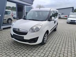 Biały Używany 2015 Opel Combo Minivan | 23 900 zł