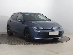 Niebieski Używany 2024 VW Golf VIII Hatchback | 99 999 zł (Dość drogi)