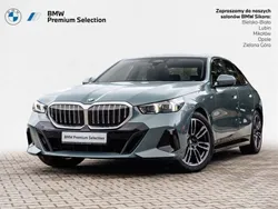 Zielony cape york metalizowany Używany 2024 BMW 520 Comfort Edition Sedan/Limuzyna | 244 900 zł (Super Cena)