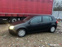 Czarny Używany 2005 VW Golf V Hatchback | 8550 zł (Uczciwa cena)