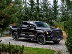 Czarny (metalik) Używany 2024 Toyota Tundra Pickup | 334 777 zł